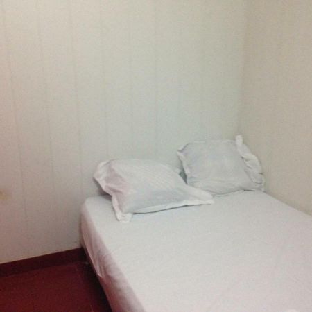 Hotel Cyrano Voltaire Parijs Buitenkant foto